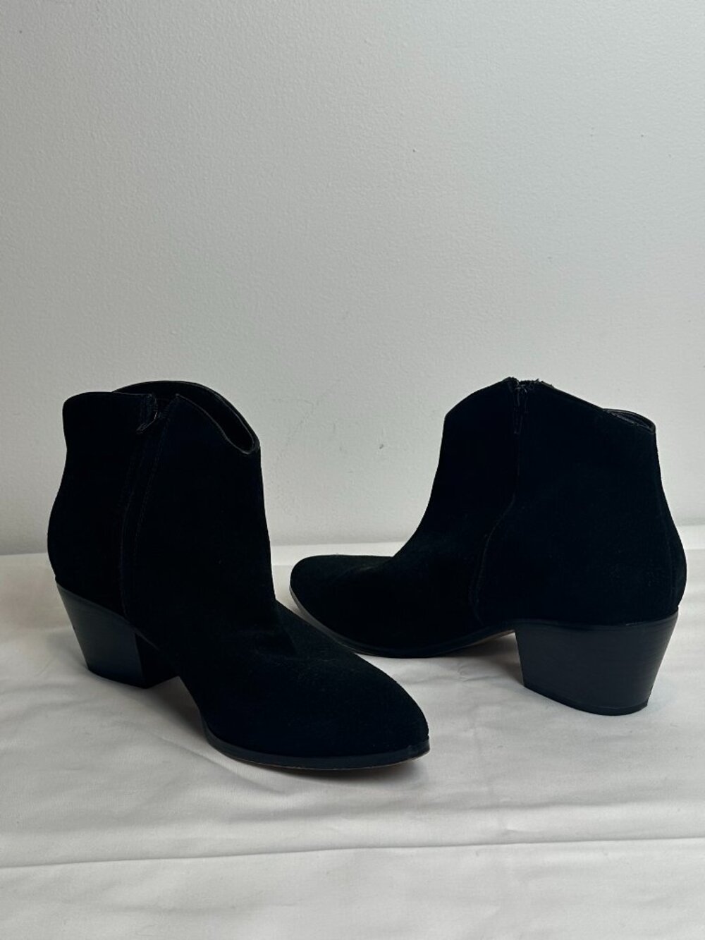 Banana Republic Black Suede Western Ankle Boots Size 9